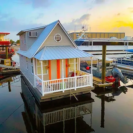 The Famous Houseboat In Sanford Villa